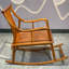 Chaise berçante en bois massif