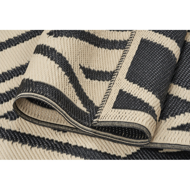Geometric Indoor / Outdoor Rug, Rectangle 6' x 9'