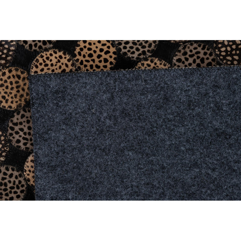 Tapis noir Orlowski