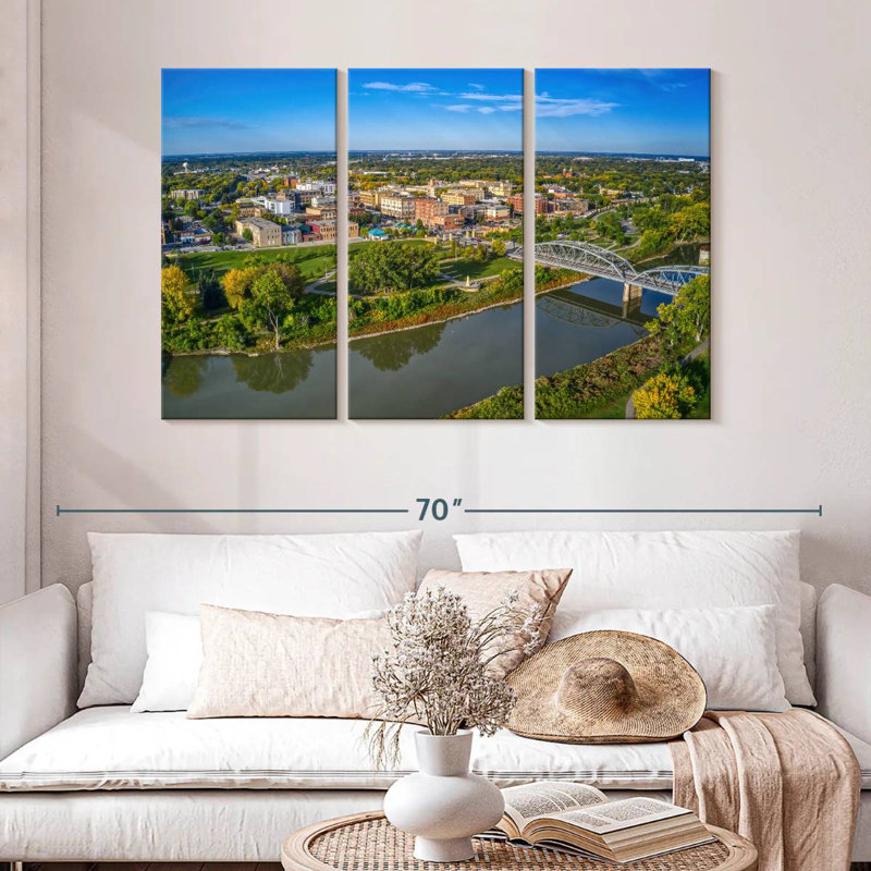 North Dakota, 32" H x 50" W