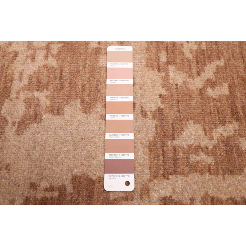 Tapis brun clair Legacy 7 pi 11 po x 10 pi 2 po