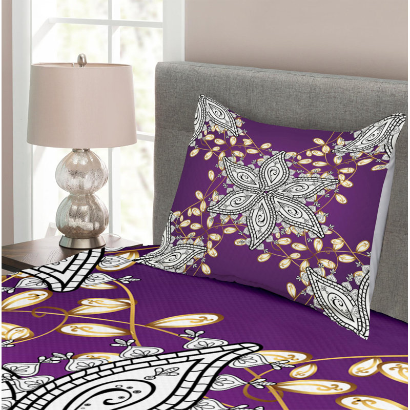 Traditional Floral Coverlet, Twin Coverlet + 1 Sham