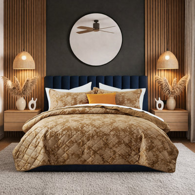 Embossed Velvet Bedspread Set – Soft Lightweight Quilt With Pillowcases
