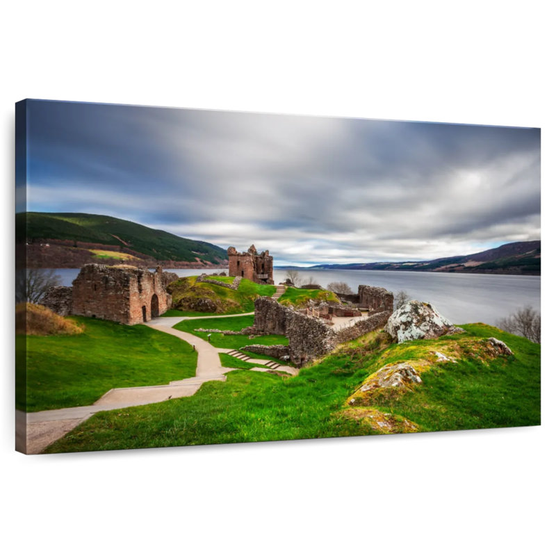 Lilie Urquhart Castle