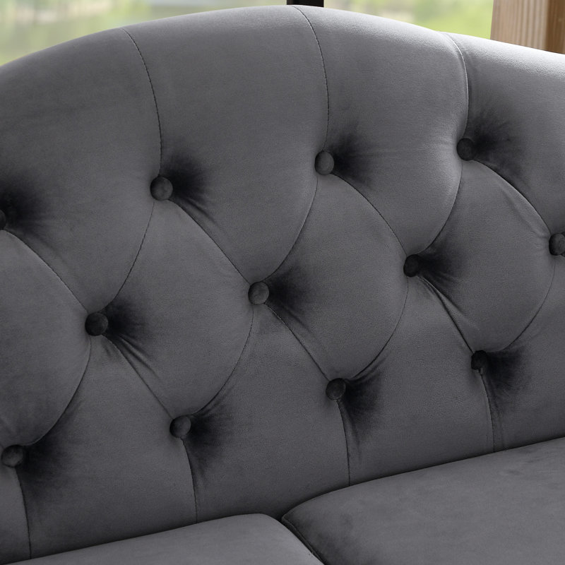 Velours gris 3+: combinaison de rangement supplémentaire et de confort - conception classique. Cadre. Coussins en mousse. 18 po de hauteur, 23 po de profondeur, 66 po de largeur. Boutons. Assemblage amovible