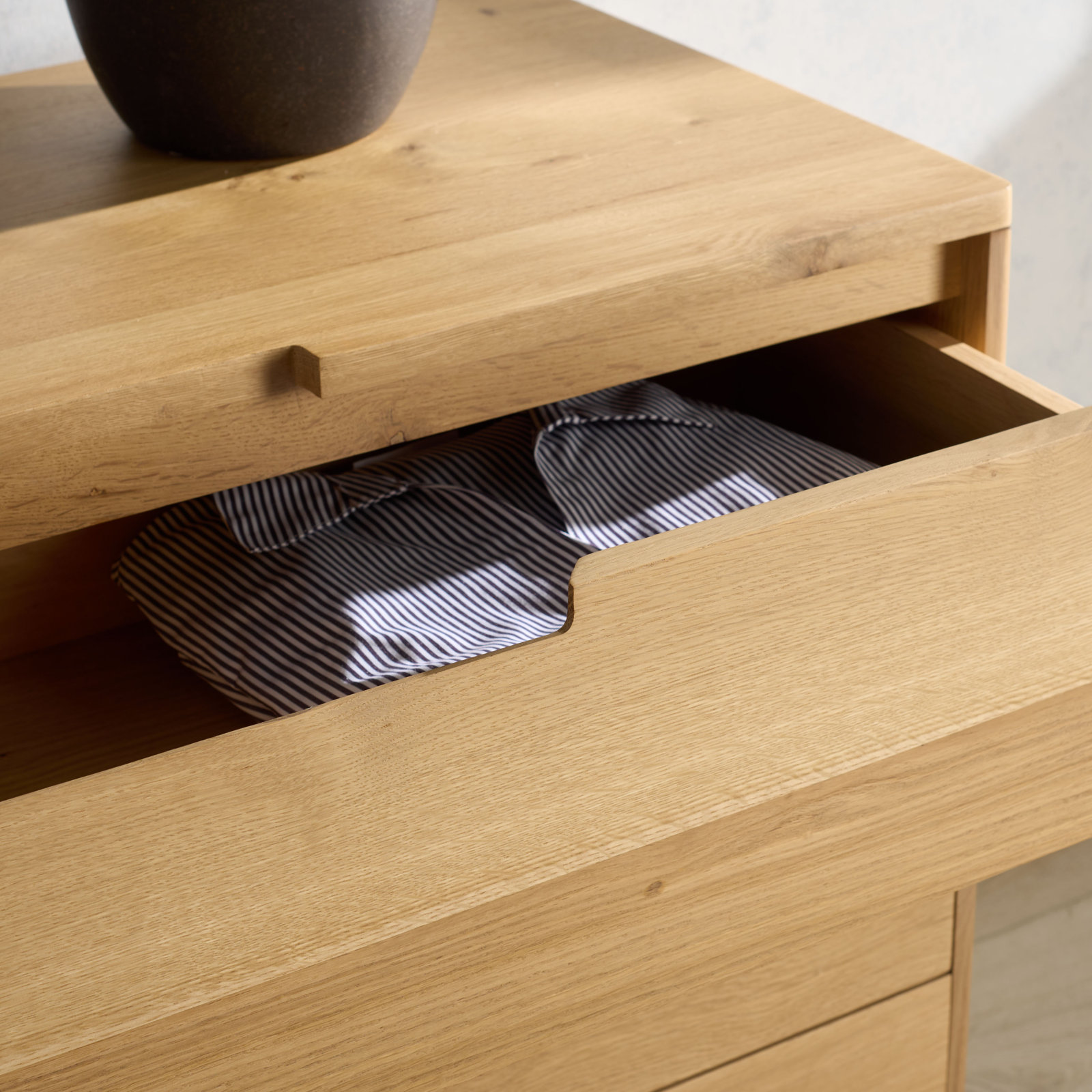Rosita Oak Wood Dresser