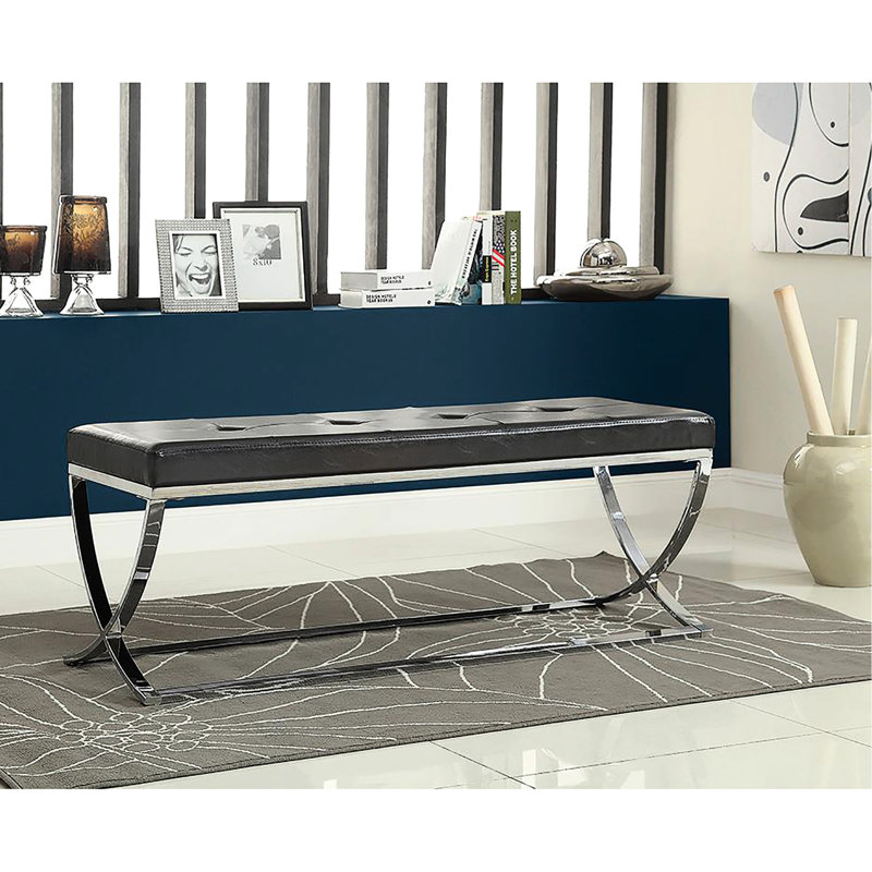 Banc noir élégant avec finition pour espace de vie, housse élégante et maison