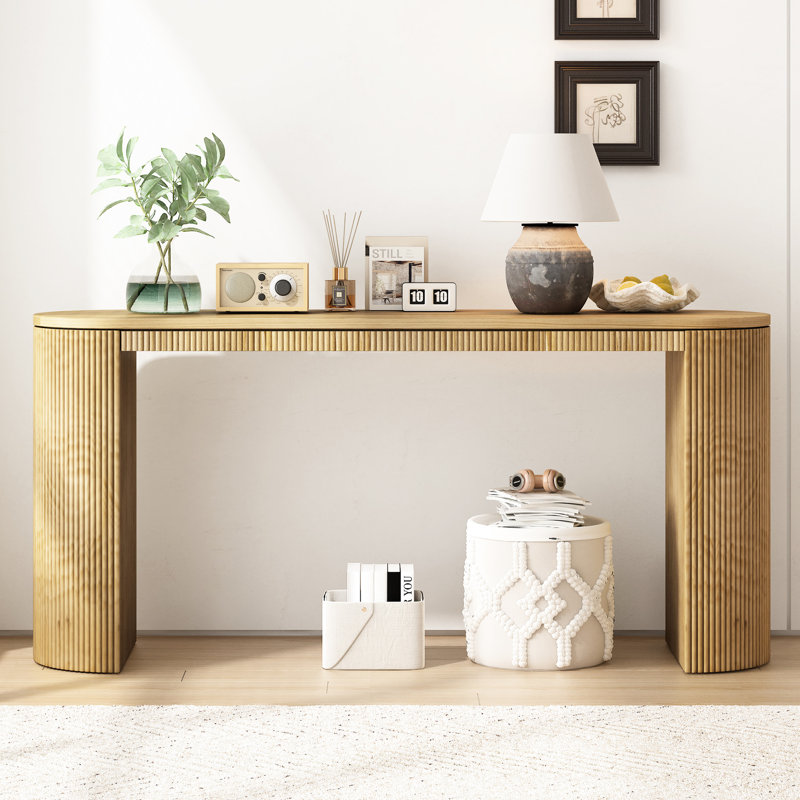 Console chic chic avec rehaussement de rayures verticales - Plateforme en pin spacieuse pour les pièces et méthode d'assemblage facile.