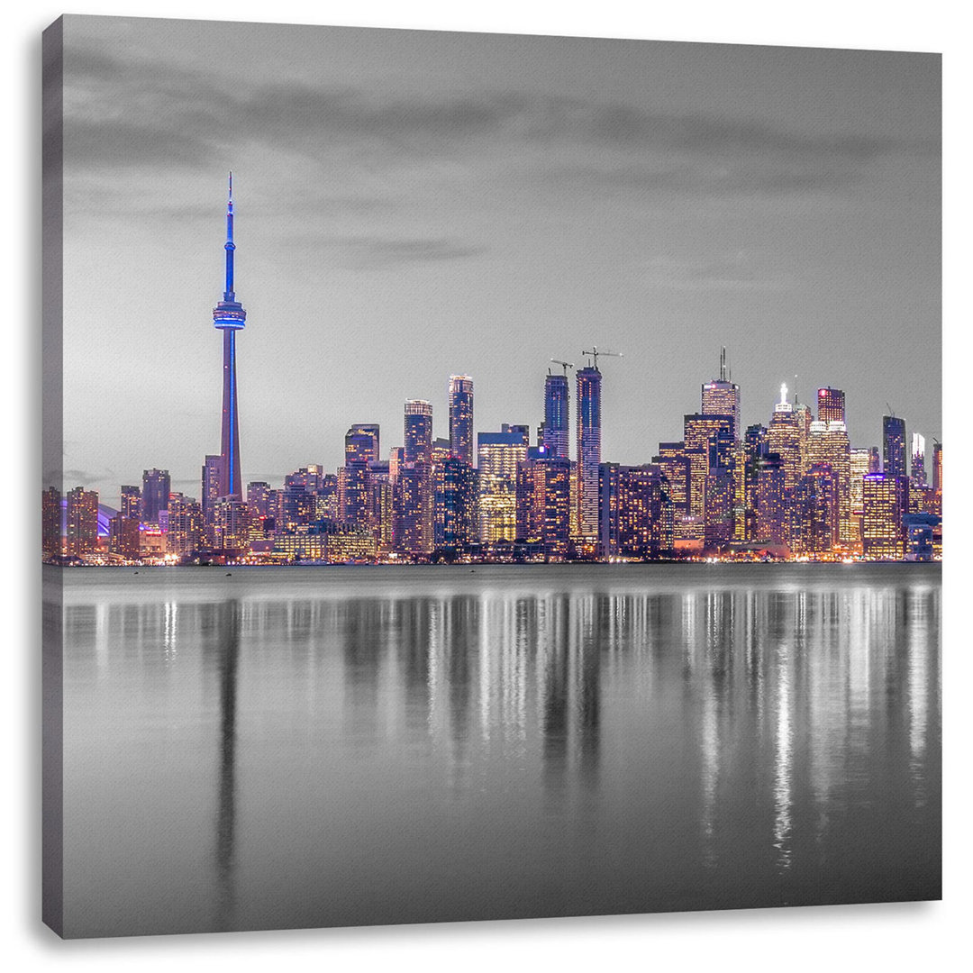 Leinwandbild Skyline von Toronto bei Abenddämmerung in Schwarz & Weiß