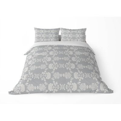 Pia Lightweight Comforter Set