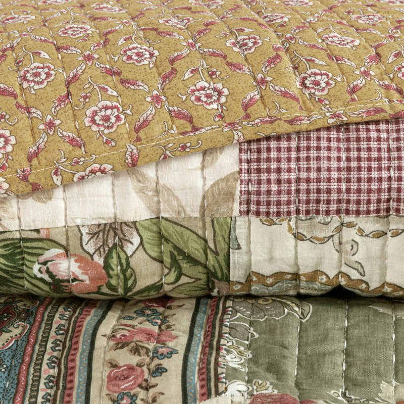 Beige/Red Cotton Reversible Quilt Set, Throw Quilt