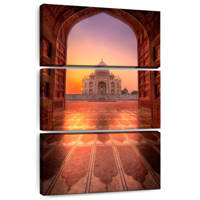 Nicci Taj Mahal At Sunrise