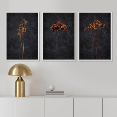 «Grunge Moody Flower Minimalist Floral and Botanical», ensemble de 3 toiles encadrées