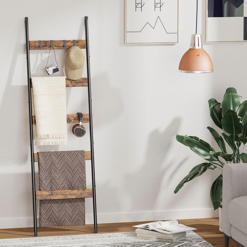 Wooden towel display rack