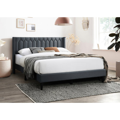 Grand lit avec tête de lit tapissier en toile de jute gris anthracite, design contemporain, lit sans sommier tapissier, tête de lit élégante à coutures losangées, base en bois