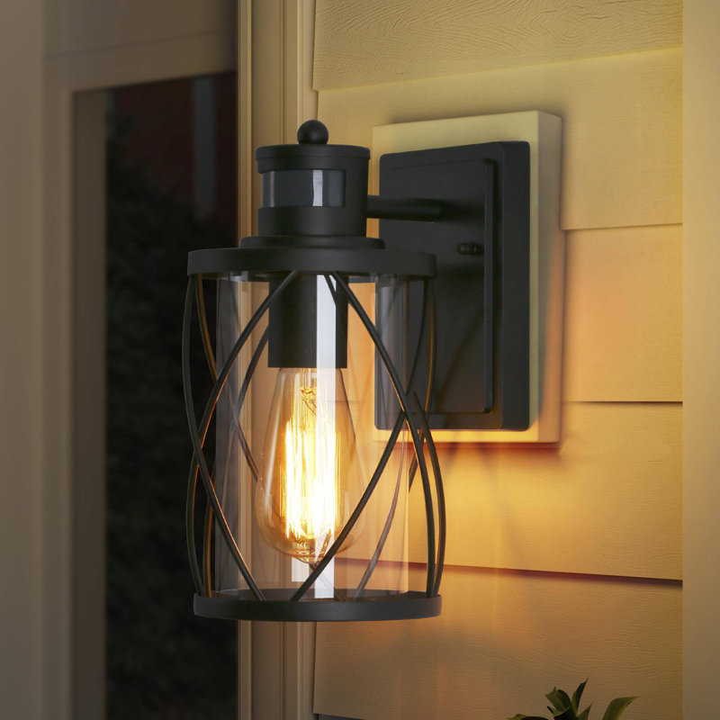 Lanterne murale d'extérieur noire H 11 po avec crépuscule à l'aube