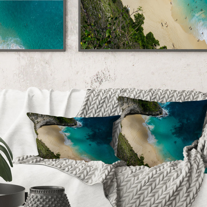 Vue aérienne de Blue Ocean Beach - Coussin décoratif imprimé nautique et côtier 1