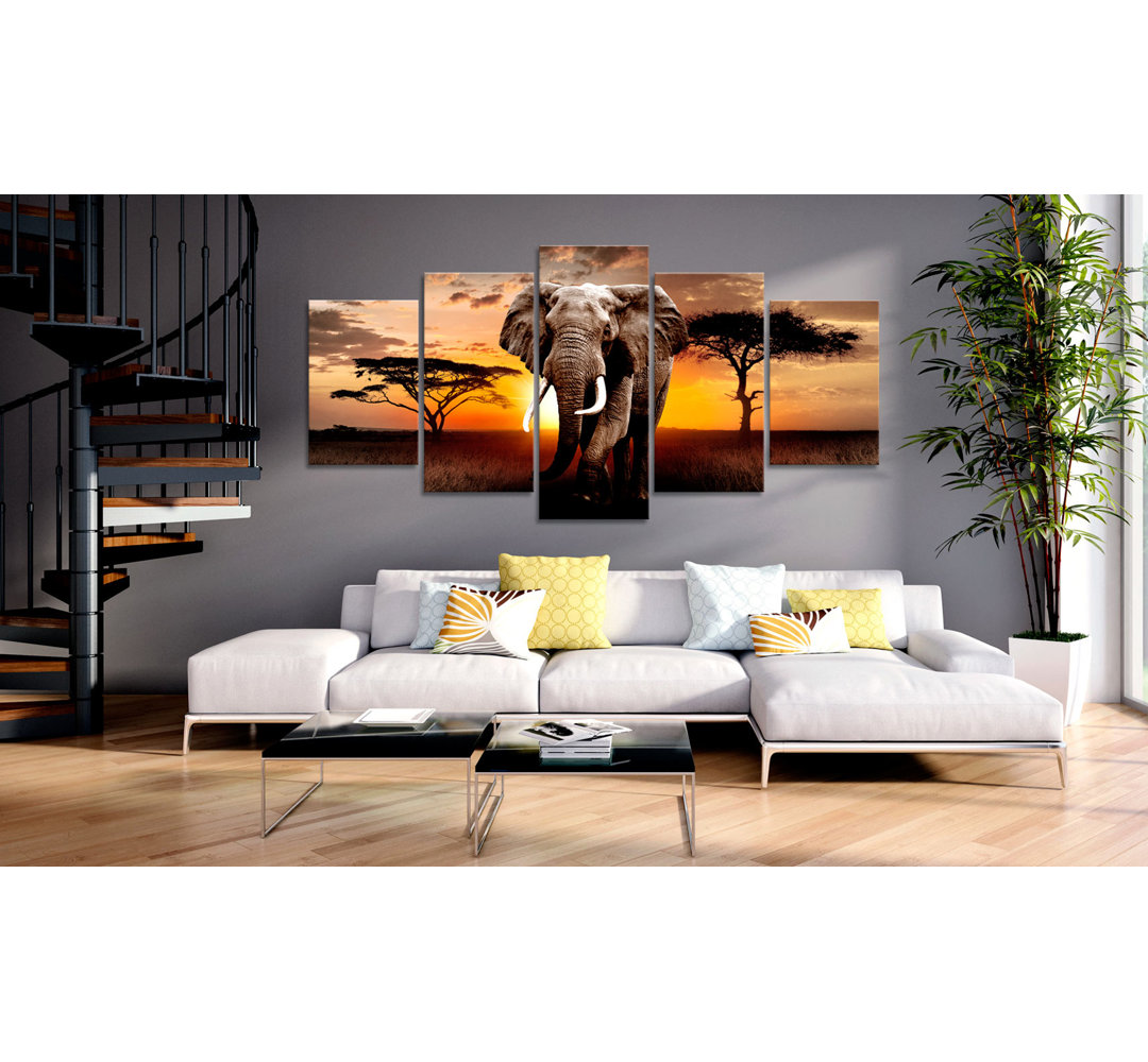 Leinwandbild - Wandering Elephant (5 Parts) Wide