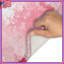 Tapis de bain rose à texture abstraite-133067342