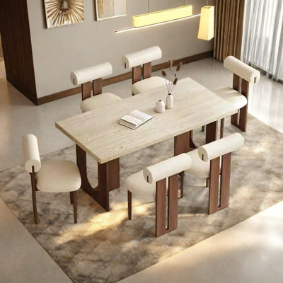 Ensemble de table de salle à manger spacieux et spacieux