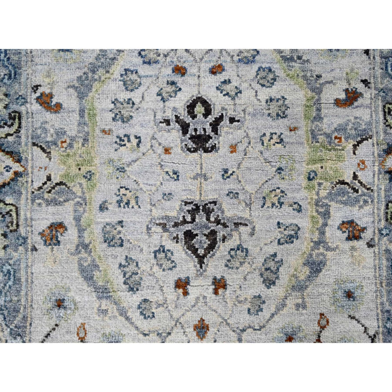 Tapis oriental ivoire 2 pi 7 po x 5 pi 9 po Oushak avec motifs floraux, pure laine, tissage dense, noué à la main