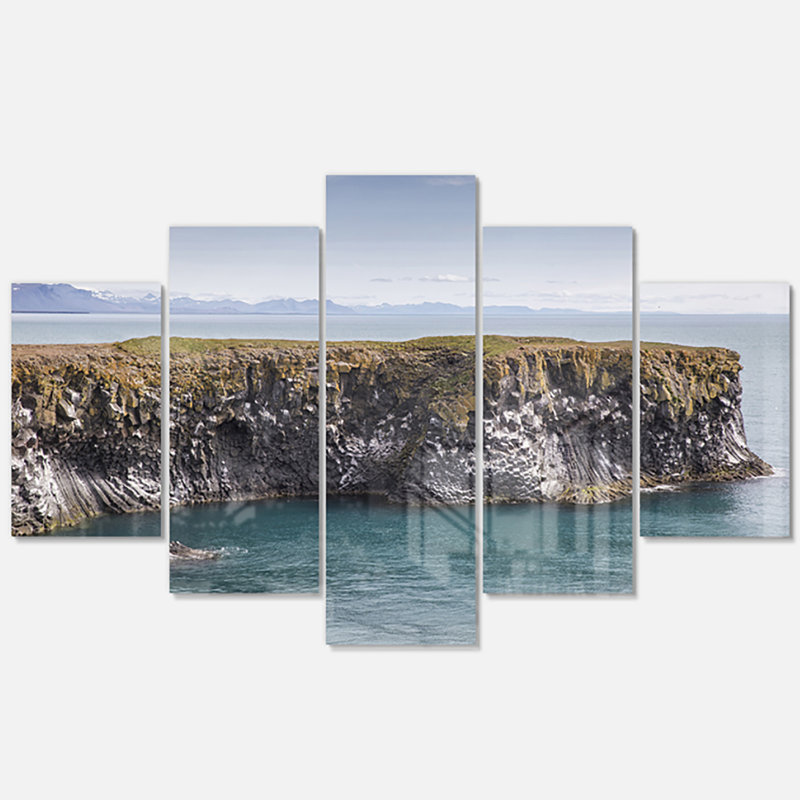 «Huge Rock In Coastline Panorama» - art mural métallique extra large bord de mer