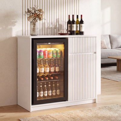 Mini armoire de réfrigérateur avec prise de courant, armoire à café de 38,2 po de largeur avec espace réfrigérateur, armoire à vin moderne avec rangement et support à vin, buffet pour la cuisine, salle à manger, blanc