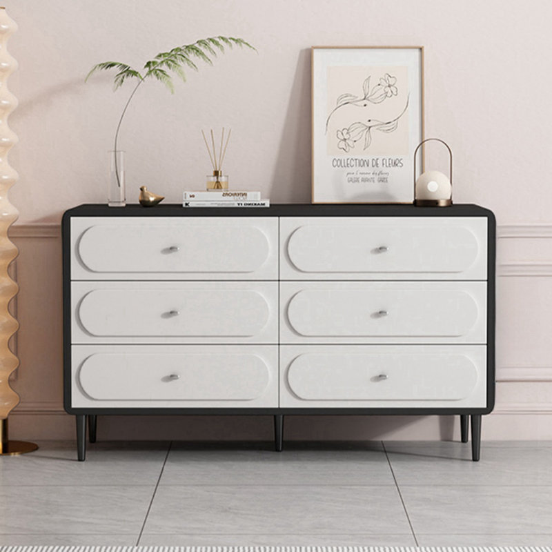 Commode de style crème en pin