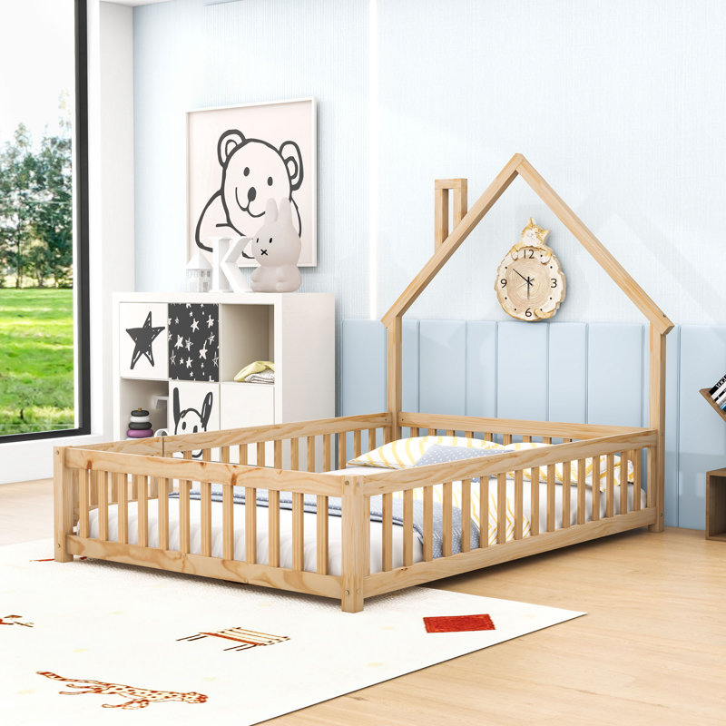 Full House-Shaped Bed With Fence, Natural