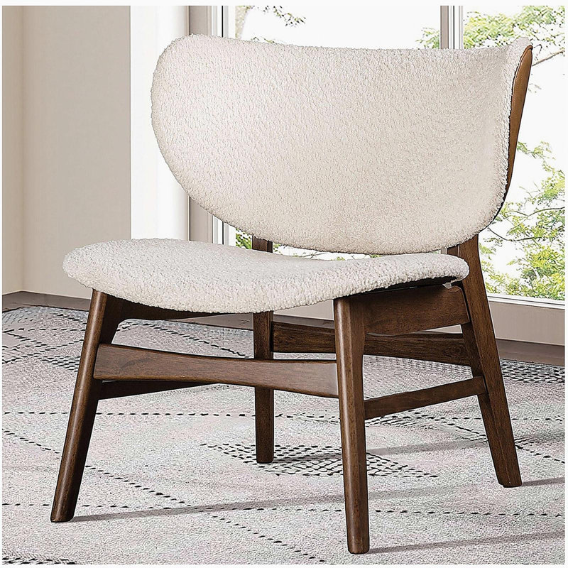 Chaise d'appoint moderne Mid-Century avec dossier à oreilles noyer / beige
