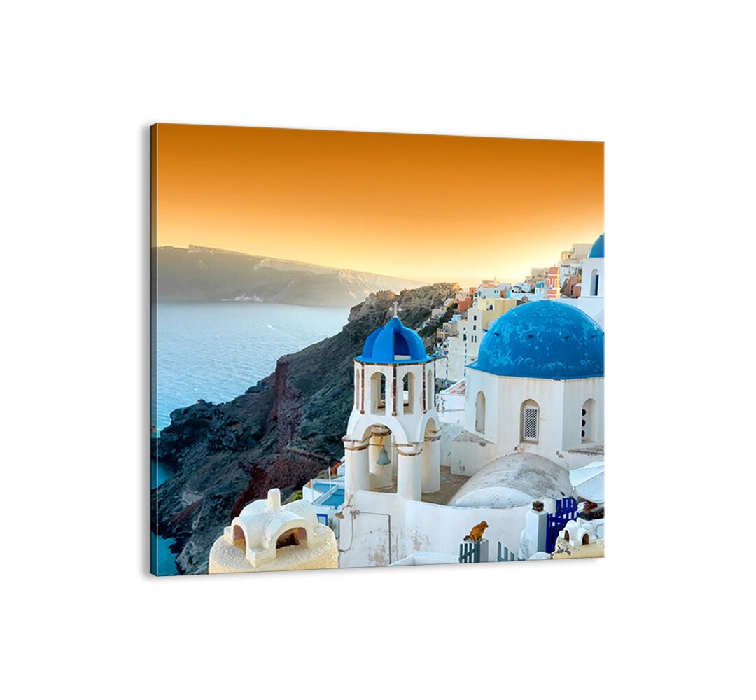 Leinwandbild - Fotografie "Santorini - Umarmt zu den Felsen"