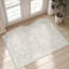 Tapis beige élégant et lavable à la machine-111686872