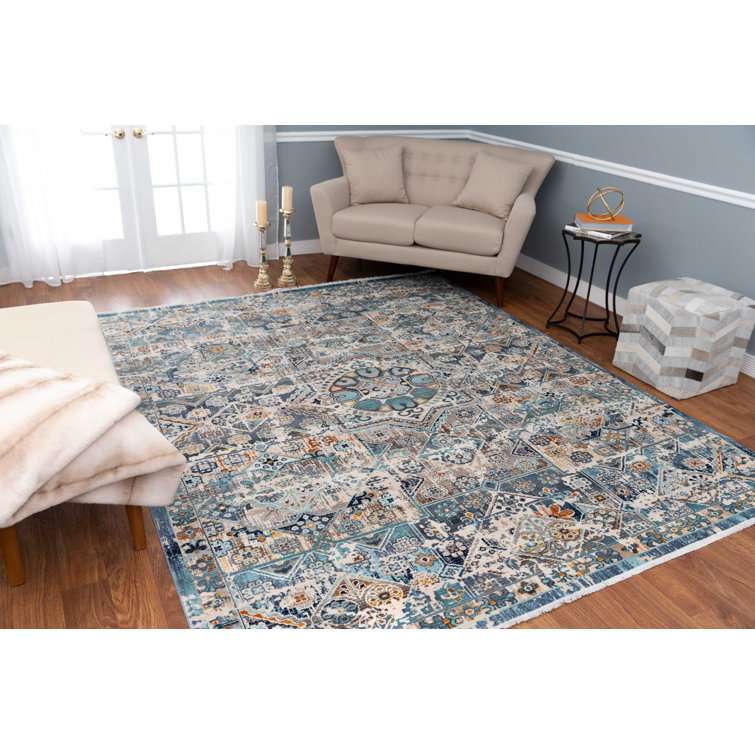 Lucha Oriental Indoor Rug