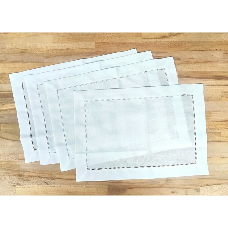 Ensemble de 4 napperons en tissu classique à point ajouré blanc 13 po x 19 po