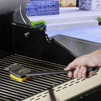 Brosse pour barbecue Mr. Bar-B-Q de 18 po alimentée par Scrub Daddy
