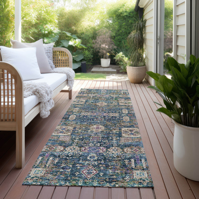 Floral Indoor / Outdoor Rug, Runner 2'3" x 7'6"