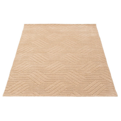 Les tapis Gabbeh sont fabriqués à la main avec des poils très hauts et des motifs très simples et stylisés.