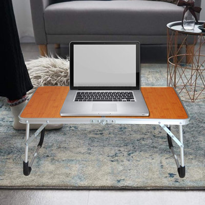 Table pliable pour ordinateur portable, bureau de lit, plateau de service pour le petit déjeuner, mini table de pique-nique portable et ultra légère, se plie en deux avec un espace de rangement intérieur (grain de bois de bambou)