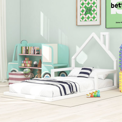 Lit simple en bois avec tête de lit en forme de maison, blanc
