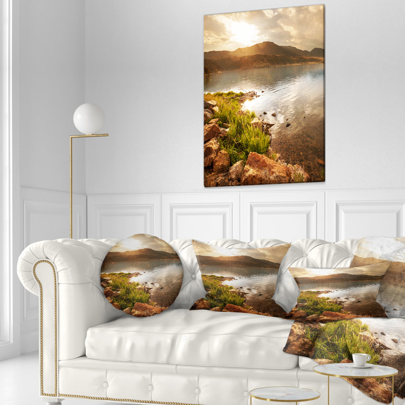 Coussin décoratif "Beautiful Lake with Rocky Shore"