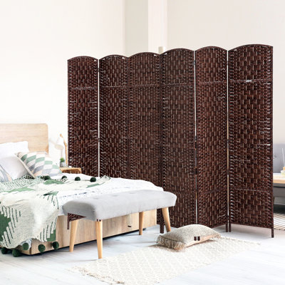 Clôture d'intimité tissée en brun. Ajoute du style à la cloison 6 panneaux de jardins - idéale pour les petits appartements