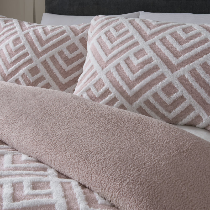 Torresdale Polyester Geometric Shapes Duvet Cover with Pillowcases Included, Super King - 2 Standard Pillowcases, Blush