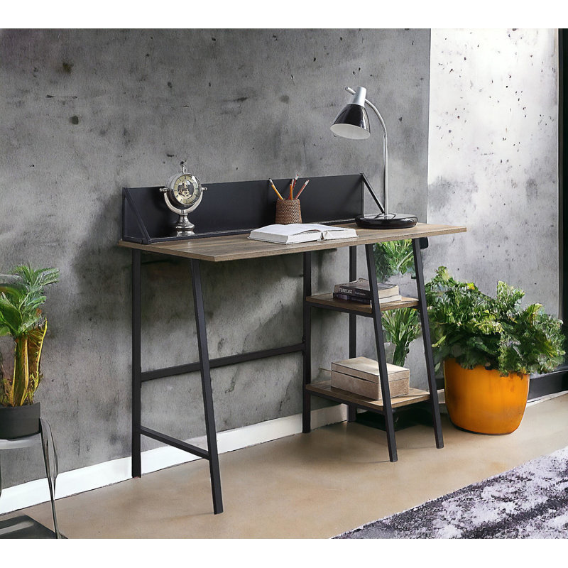 Bureau d'écriture avec pieds en métal noir et support Tech intégré pour les espaces de travail modernes.
