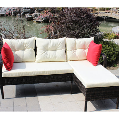 2 conversation de patio: modulaire avec plus de coussins beiges brillants pour l'extérieur