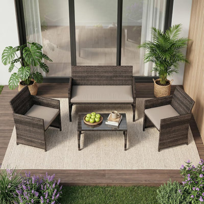 Ensemble de meubles de patio 4 pièces Garvee, ensemble de conversation en rotin PE avec coussins et table en verre trempé, ensemble de table et chaises en osier toutes saisons pour patio, porche, cour, brun et gris