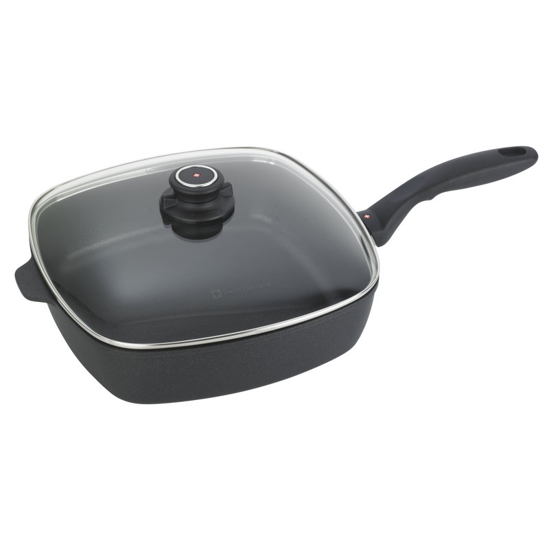 Saute Pan with Lid, 5.3 Qt.