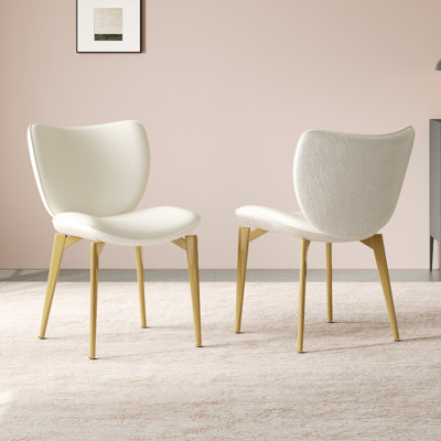 Ensemble de 2 chaises de salle à manger, dotées de sièges en cuir de polyuréthane de haute qualité, avec des pieds en acier au carbone peint en plaqué or et un dossier en texture de cuir unique, adapté aux cuisines, aux salles à manger et aux salons.