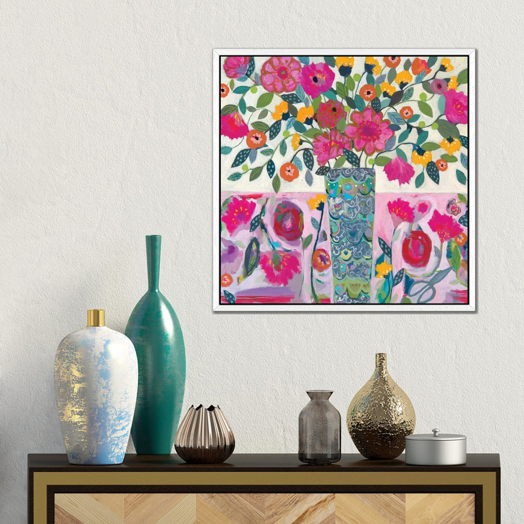 Amazing Vase von Carrie Schmitt - Galerie-verpackte Leinwand Giclée auf Leinwand