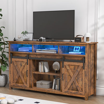 Meuble télé de 57 po en bois de style campagnard pour téléviseur 60/65 po, console de divertissement télé à deux niveaux, douilles à deux rangées et 2 portes de grange coulissantes, boîte de télé média