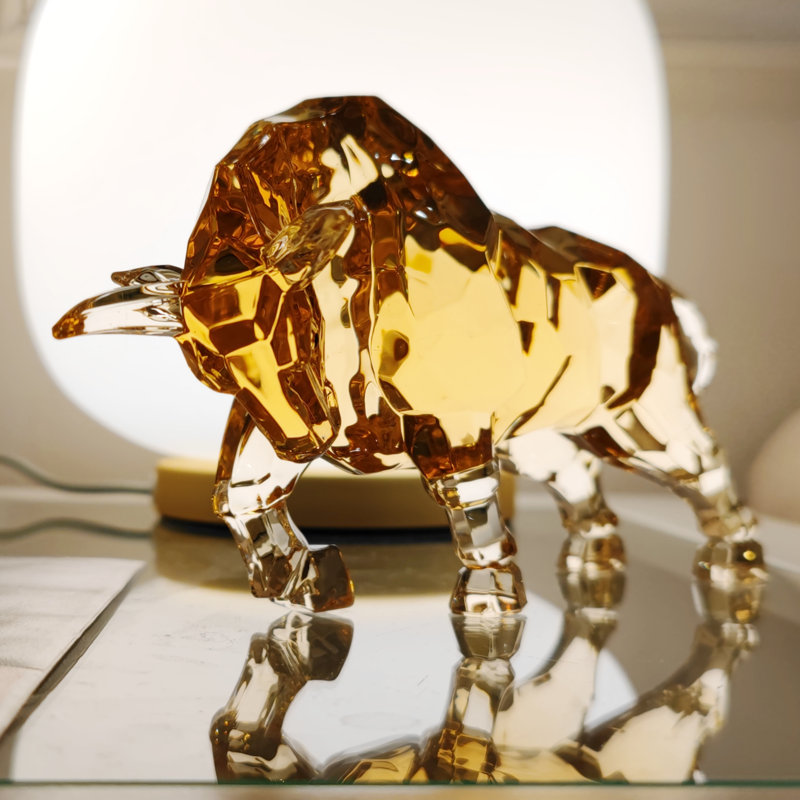 Figurines & Sculptures, Amber